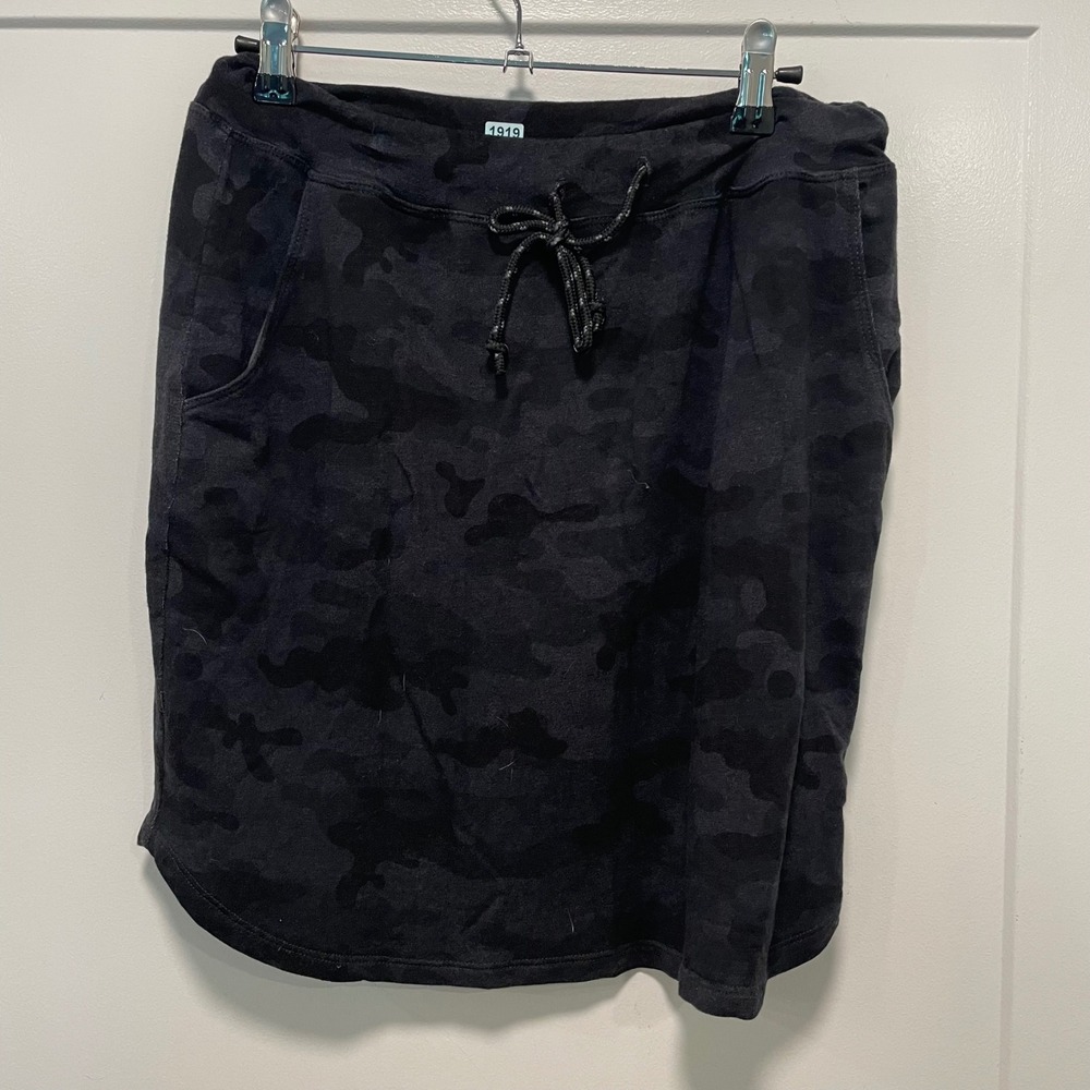 Sundry for Evereve‎ Camo Print Mini Skirt Black Charcoal Drawstring Size 2